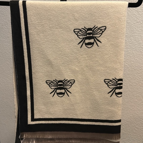 #207 SHAWL/SCARF LARGE - Picture 3 of 4